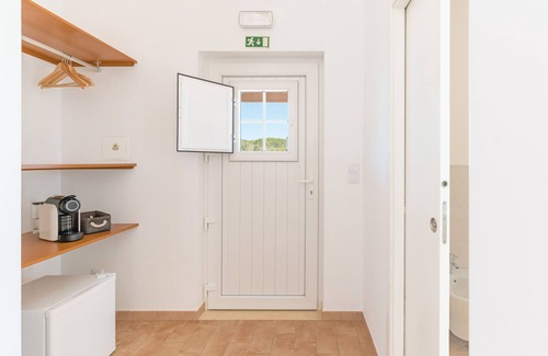Santiago do Cacem House | Room 'Quarto Suite Rosmaninho' with Mountain View, Wi-Fi and Air Conditioning