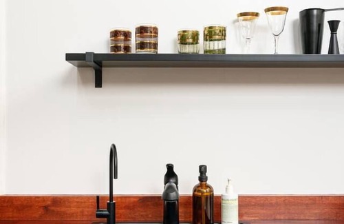 Little Italy Apartment | Room R at The Dutra Inn - Little Italy