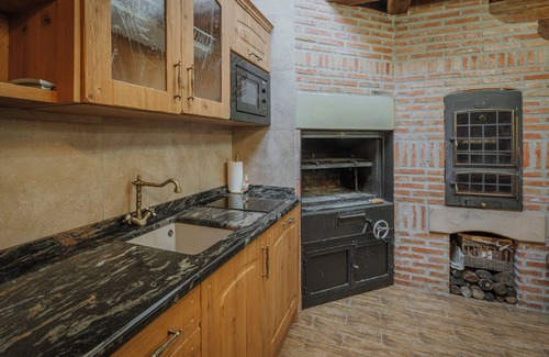 Palacios de la Sierra Apartment | Room 'Río Arlanza' with Mountain View, Shared Terrace and Wi-Fi