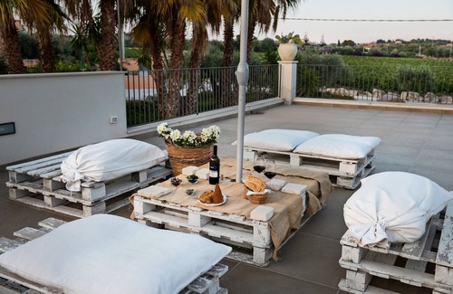 Ispica Apartment | Room 'Riofavara Winery - Suite Barrique' with Private Terrace, Wi-Fi and Air Conditioning