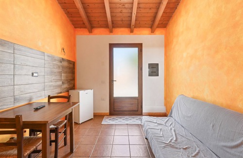 Sagama Apartment | Room 'Stanza 6' with Shared Garden, Wi-Fi and Air Conditioning