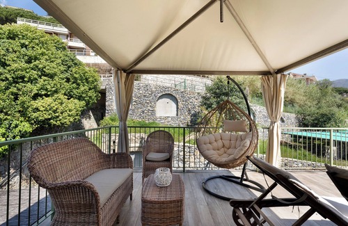 Moneglia Apartment | Room 'Stella Marina' with Private Terrace, Wi-Fi and Air Conditioning
