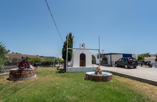 Logaras Apartment | Room 'Studio 1' with Mountain View, Wi-Fi and Air Conditioning