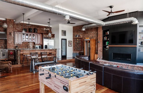 Newport Condo | Room to Breathe, Steps to Everything – Newport’s Hidden Gem