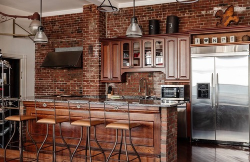 Newport Condo | Room to Breathe, Steps to Everything – Newport’s Hidden Gem