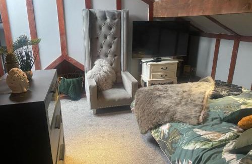 Manchester House | Room to rent for Oasis