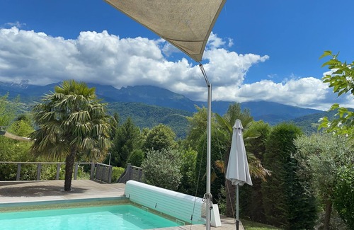 Montbonnot-Saint-Martin Bed & Breakfast | Room with terrace overlooking Belledonne and swimming pool in private house.