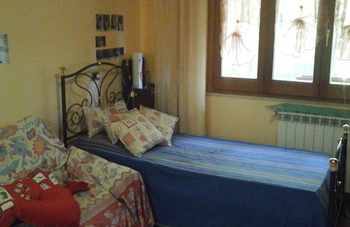 Gravina di Catania House | Room with two single beds in elegant apartment terraced two