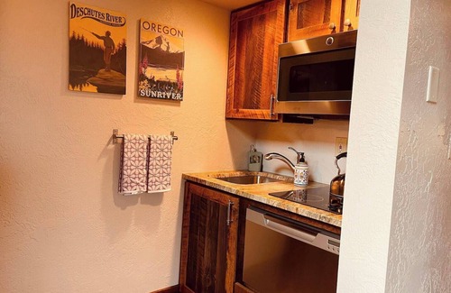 Sunriver Condo | Room With a View Condo, Sharc passes included.