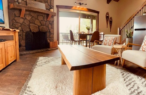 Sunriver Condo | Room With a View Condo, Sharc passes included.
