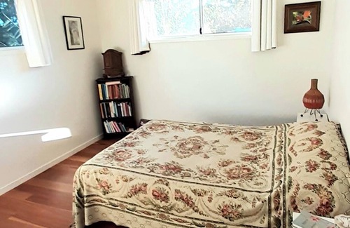 Mullumbimby House | Room with own bathroom innMullumbimby near Byron Bay