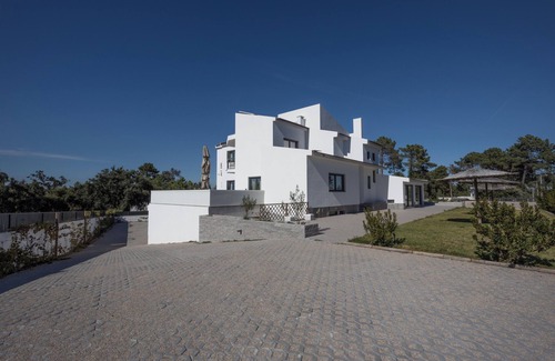 Castelo Apartment | Room with private bathroom and balcony with nature view in Casa das Vinhas, Sesimbra