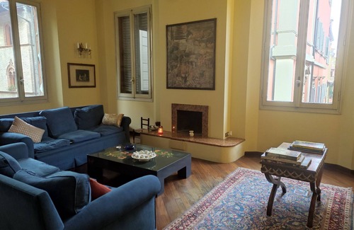 Historic Center Apartment | Room With Private Bathroom In Bologna In The Center