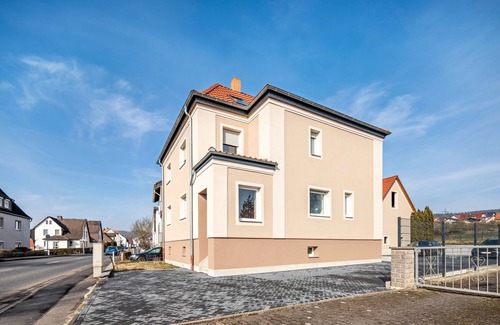 Rotenburg an der Fulda Apartment | Room 'Zimmer 2' with Shared Garden and Wi-Fi