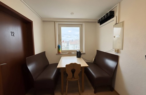 Berg Apartment | Room 'Zimmer 12' with Wi-Fi