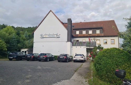 Markt Erlbach Apartment | Room 'Zimmer 15' with Shared Terrace, Shared Garden and Wi-Fi