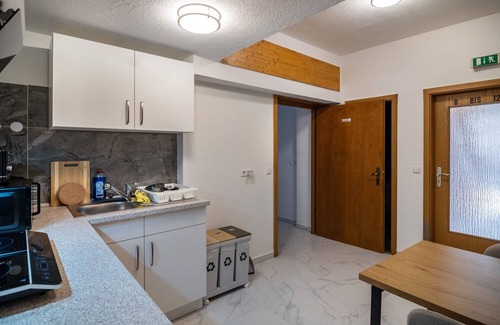 Berg Apartment | Room 'Zimmer 3' with Wi-Fi