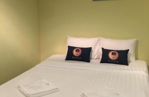 Amphawa Hotel | RoomQuest Amphawa Floating Market