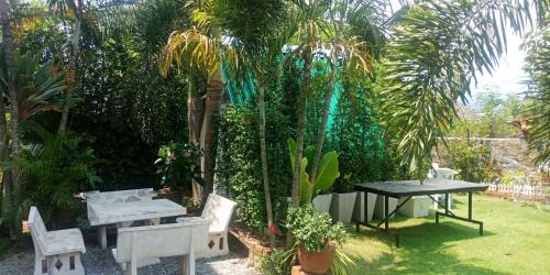 Bang Sare Hotel | RoomQuest One Bangsaray