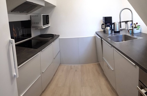 Stadsdriehoek Boat Rental | Rooms on Water, a beautiful holidayhouse on the water in the center of Rotterdam