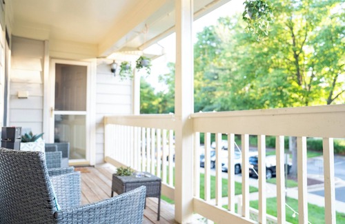 Germantown Condo | Roomy 2BR/2BA + Loft & Balcony in Germantown
