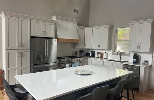 Dadeville House | Roomy 5 bedroom lake house tucked in a private deep water cove on Lake Martin.