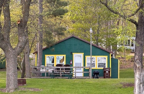 Nevis Cabin | Roomy Cabin With Beautiful Views - Cabin 2.5 at Green Valley Resort