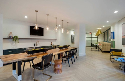 Court House Apartment | Roomy Clarendon 1BR w/W/D, Concierge & Gym, walk to Metro, by Blueground