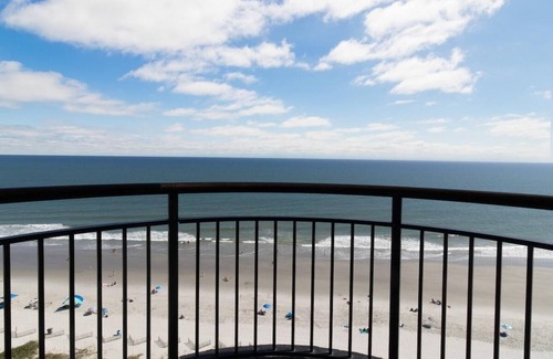 Myrtle Beach Hotel | Roomy Oceanfront Ste Includes Breakfast 15th Flr
