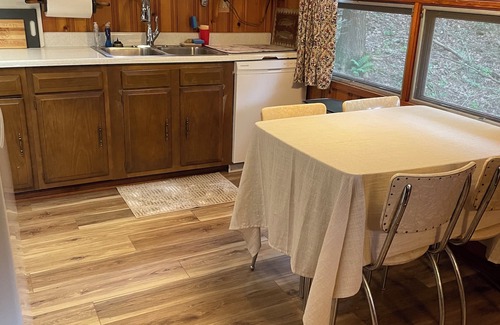 Petersburg Cabin | Roomy, Rustic Cabin-4BR, Modern Amenities-Rothrock St Forest near State College