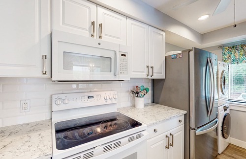 Folly Field Condo | Roomy Villa with WiFi, Pool, & Hot Tub - Steps from the Ocean