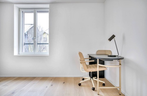Sihlfeld Apartment | Roomy Wiedikon 2.5 Room w/Storage & W/D, 3 min to Market, by Blueground