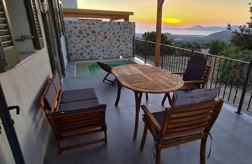 Lagoudi Zia Villa | Rosa Rossa With Private Pool Jacuzzi Sea view Villa Rosa