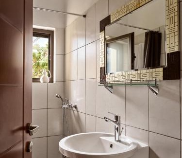 Alikanas Apartment | Rosa Sea Front Villa Maisonette