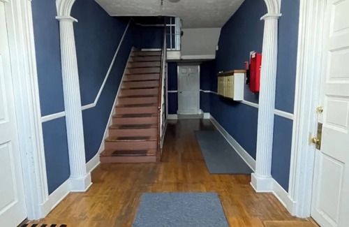 Old Town Winchester Apartment | Rosamond nice downtown studio apt