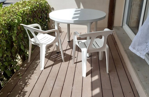 Roscoff Apartment | Roscoff 500m thalasso beach port STUDIO 2 pers (parking-terrace)