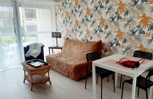 Roscoff Apartment | Roscoff 500m thalasso beach port STUDIO 2 pers (parking-terrace)