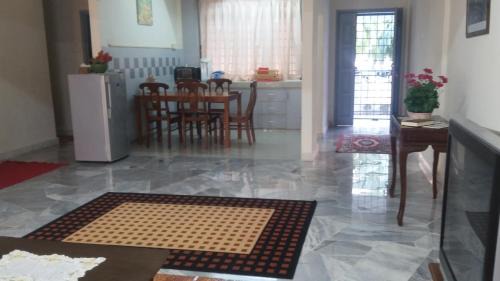 Tanjung Tanah Merah Apartment | Rose Condo@ Cocobay Beach Resort