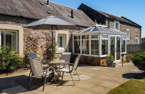 Rosyth House | Rose Cottage at The Steadings