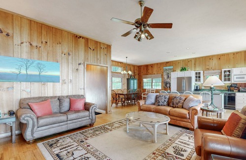 Lake Nantahala Cottage | Rose Cottage - Incredible Views from this 2/2 in Sapphire NC