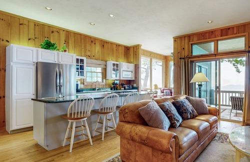 Lake Nantahala Cottage | Rose Cottage - Incredible Views from this 2/2 in Sapphire NC