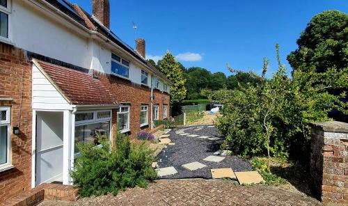 Brighton House | Rose Homestay Brighton - Free parking Ensuite studio room near Brighton Uni