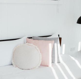 Grattai Cabin | Rose Quartz - 1 Bed with Mountain Views - Kundalini Lodge