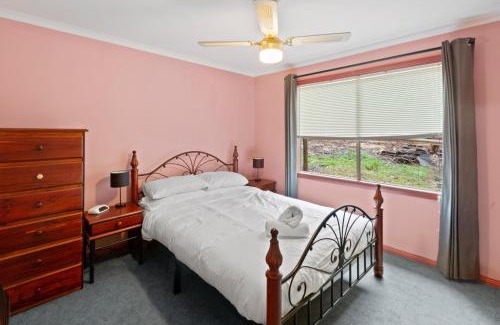 Sawmill Settlement House | Rosella Views