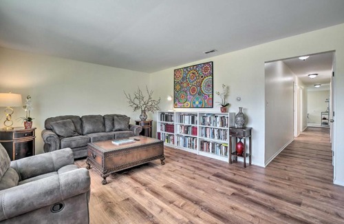 Roselle Apartment | Roselle Apt half Mi to Metra Ride to Chicago!