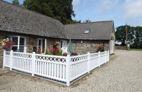 Marshalstown Cottage | ROSEMOUNT COACH HOUSE, pet friendly in Enniscorthy, County Wexford