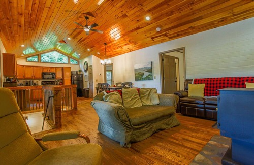 Robbinsville House | Rosie`s Cabin on Fontana Lake
