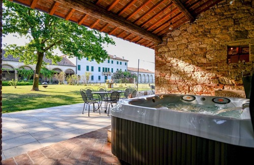 Longare Apartment | Rosmarino apartment with two bedrooms and one bathroom on the ground floor (apartment 1)