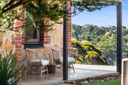 Crafers West House | Rossini's Cottage - Hills Escape