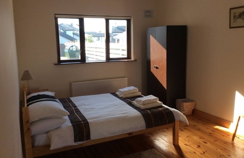 Rosslare House | Rosslare Strand Holiday Home Sleeps 8